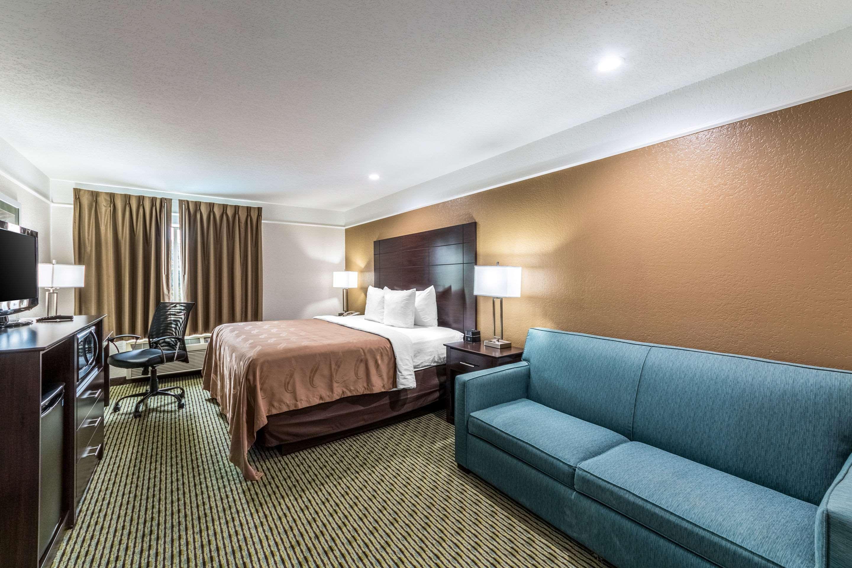 Quality Inn & Suites Seaworld North Сан-Антонио Экстерьер фото