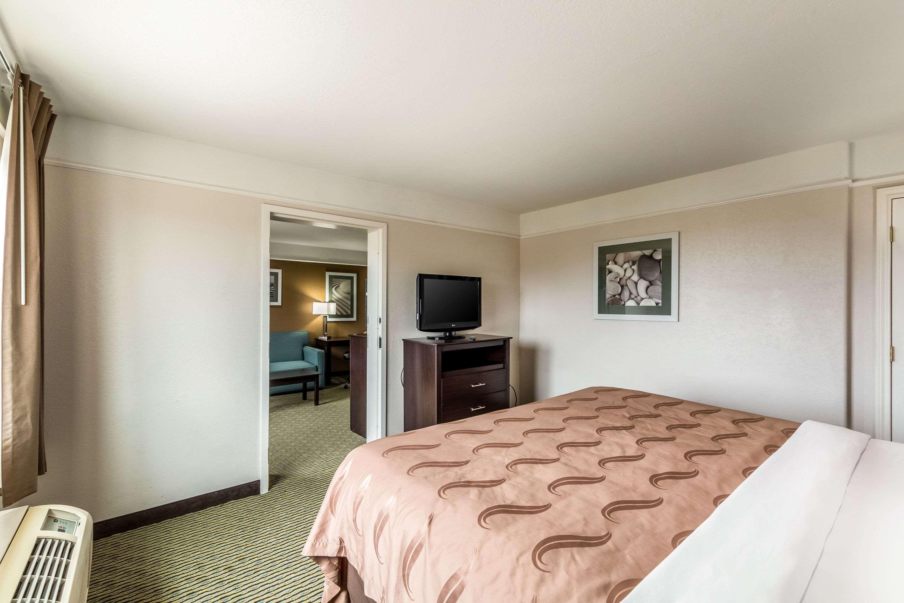 Quality Inn & Suites Seaworld North Сан-Антонио Экстерьер фото