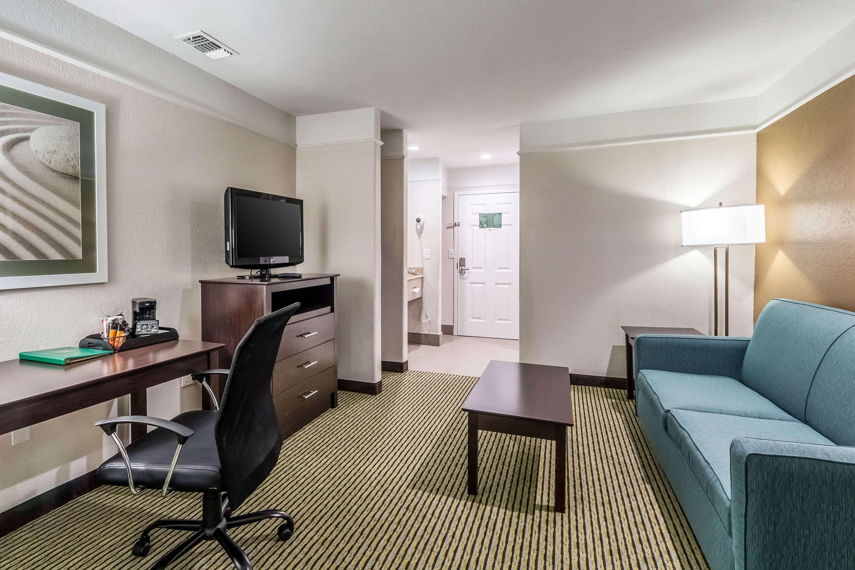 Quality Inn & Suites Seaworld North Сан-Антонио Экстерьер фото