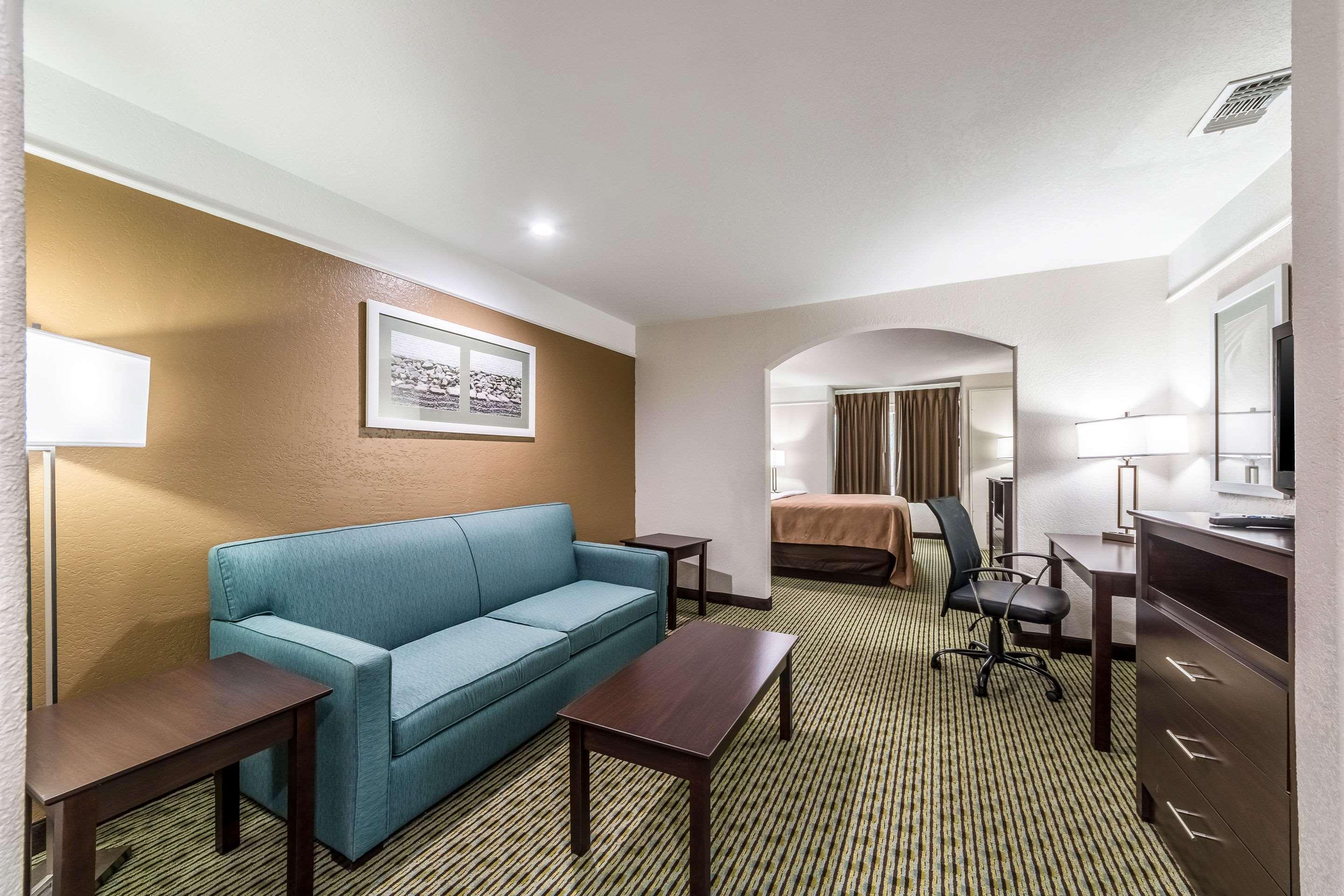 Quality Inn & Suites Seaworld North Сан-Антонио Экстерьер фото