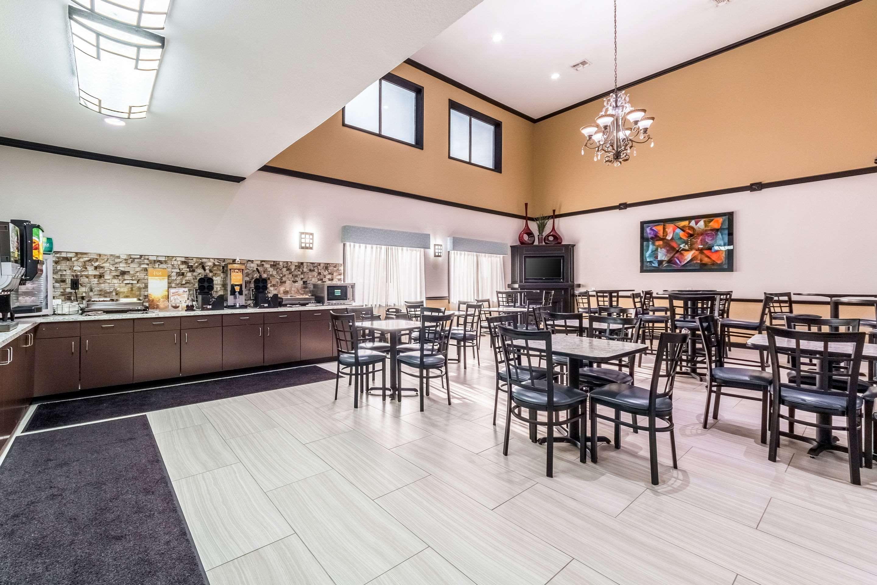 Quality Inn & Suites Seaworld North Сан-Антонио Экстерьер фото