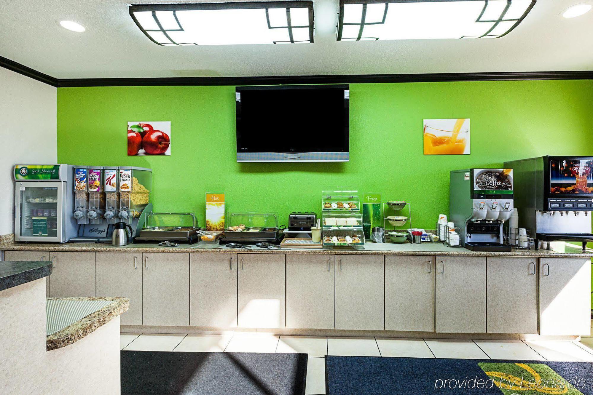 Quality Inn & Suites Seaworld North Сан-Антонио Экстерьер фото